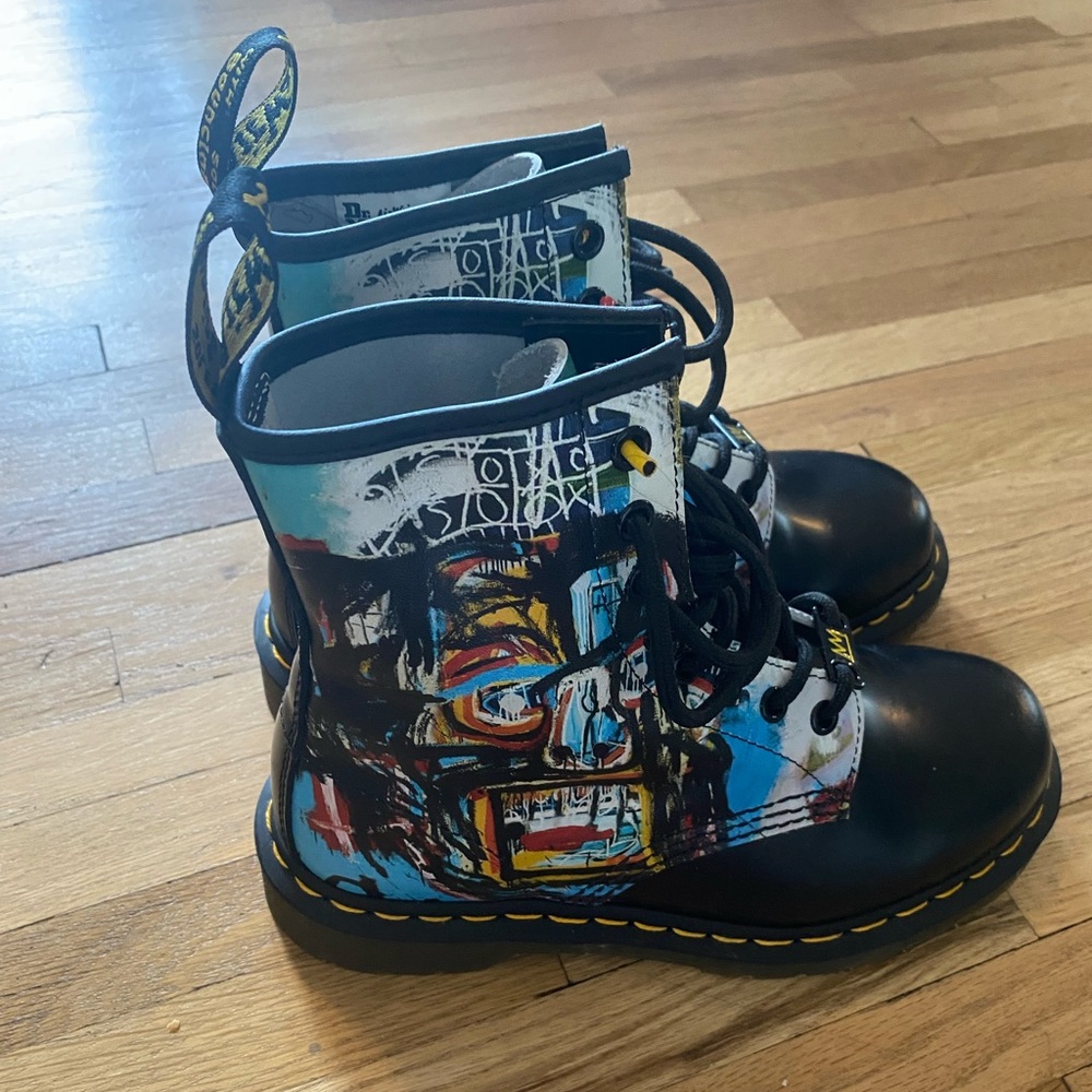 DR MARTENS X BASQUIAT BOOTS